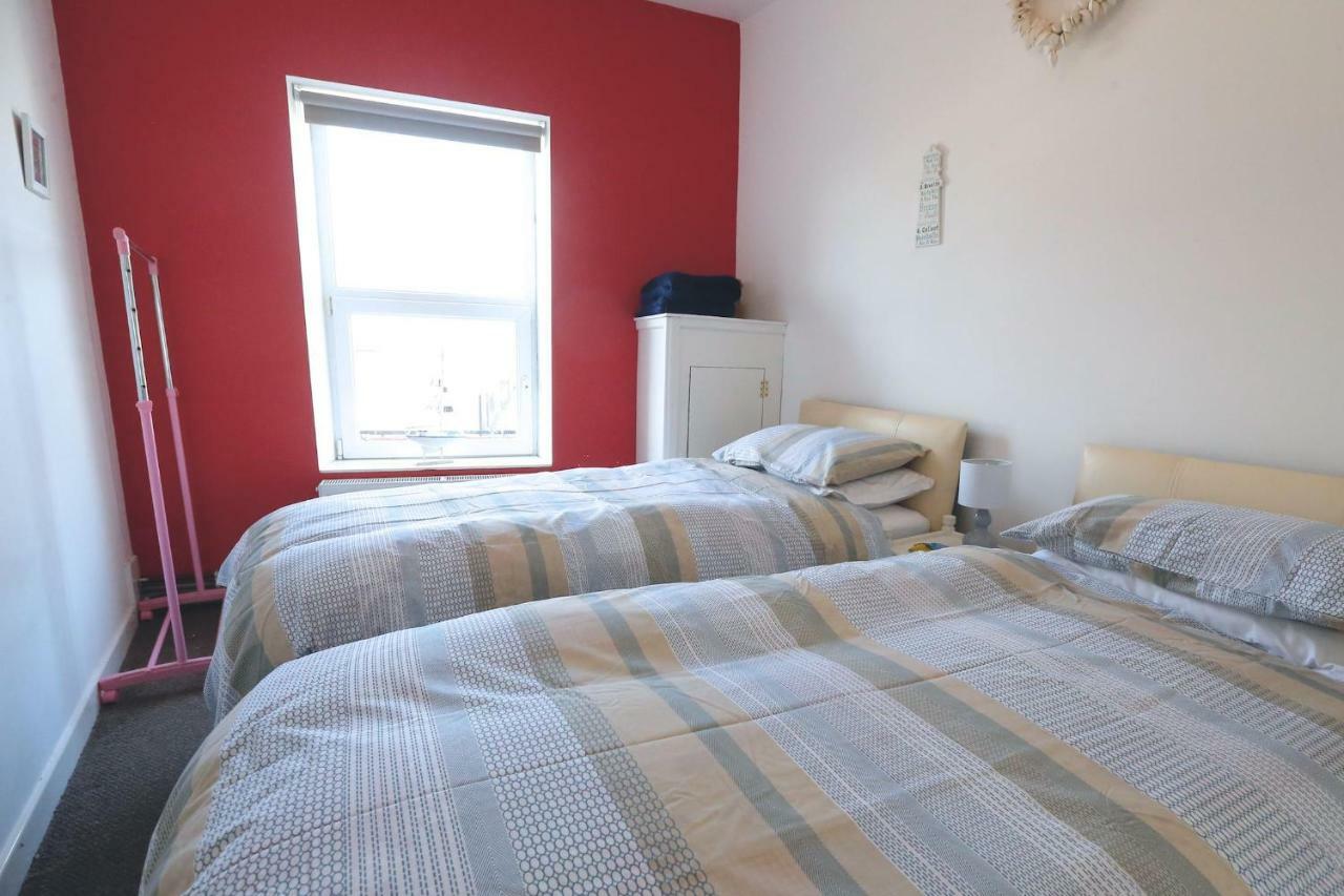 The Crows Nest Holiday Home Burry Port Bagian luar foto